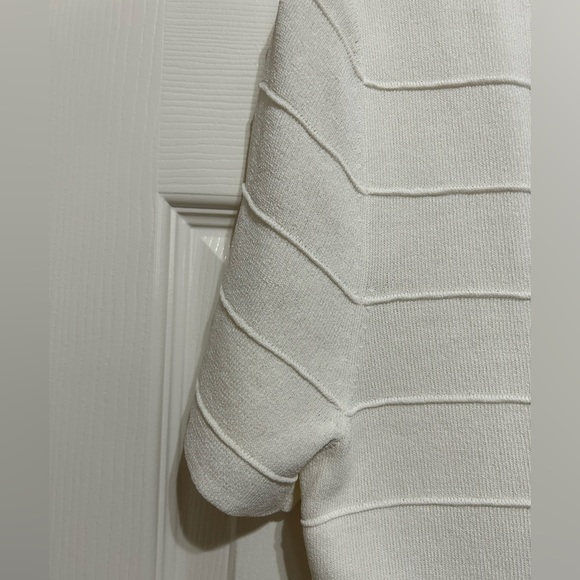 Cable and Gauge White Top - Picture 6 of 6